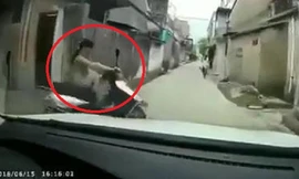 Pha xử lý của nữ 'ninja' trước đầu ô tô khiến cười chảy nước mắt