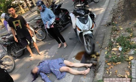 Người nước ngoài sơ cứu cô gái say nắng, đâm cột biển báo ở Hà Nội