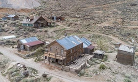 Thị trấn 'ma' bỏ hoang hơn 1 thế kỷ được bán với giá triệu USD