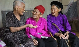 Bí quyết giúp 3 chị em ruột đều sống trên 100 tuổi