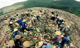 Hà Nội thu gom gần 16.000 tấn rác trong 4 ngày Tết