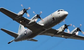 Bên trong máy bay tuần tra săn ngầm P-3C Orion