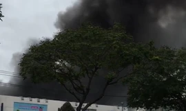 Cháy lớn tại Sài Gòn, 300m2 nhà xưởng bị thiêu rụi