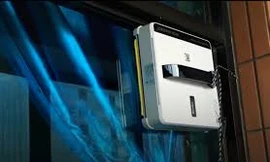 Robot lau kính tự động cho các cao ốc ở Sài Gòn