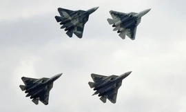 Dàn Su-57 trình diễn ngày 27/8. Ảnh: Sputnik