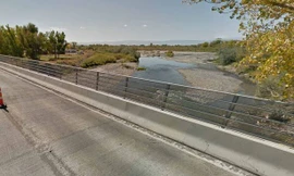 Bờ sông nơi Shayla phát hiện xác chết.