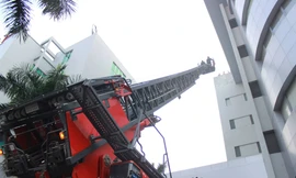 Lạnh người với ảnh hiện trường vụ cháy ở tòa nhà Toyota