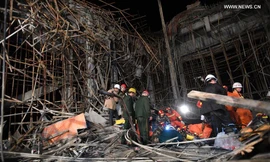 Hãi hùng hiện trường vụ sập giàn giáo vùi lấp 15 công nhân