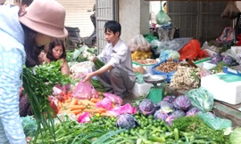 Rau, củ đồng loạt tăng giá trong sáng 30 Tết