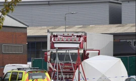 Chiếc xe container chứa thi thể 39 người nhập cư. Ảnh: PA