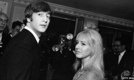 Người vợ đầu của tượng đài âm nhạc John Lennon qua đời vì ung thư