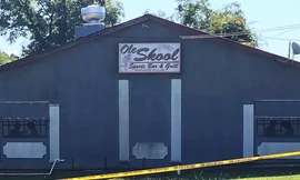 Quán bar nơi xảy ra vụ xả súng. Ảnh: WLTX