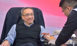 Cán bộ Bộ Thông tin & Truyền thông hiến máu cứu người