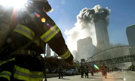 Lặng người nhìn lại cảnh Tháp đôi đổ sập, chôn vùi cả ngàn sinh mạng