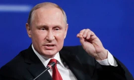 Tổng thống Nga Vladimir Putin tại Diễn đàn Kinh tế Quốc tế St. Petersburg hôm qua, 2/6. Ảnh: AP