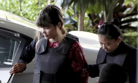 Đoàn Thị Hương xuất hiện tại tòa hôm nay, 5/10. Ảnh: AP