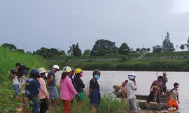 Nhiều người vẫn đang nỗ lực tìm kiếm thi thể ông A Dot