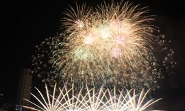 Màn pháo hoa ấn tượng của đội Anh, Úc, Ý trong đêm chung kết