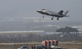 Máy bay tàng hình F-35A hạ cánh tại căn cứ Chungju (Hàn Quốc) hồi tháng 3/2019. Ảnh: Yonhap