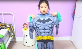 Boram trong một video được đăng tải trên trang Youtube hơn 30 triệu người theo dõi.