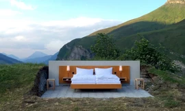 Chi hàng triệu đồng để ngủ đêm chơ vơ giữa dãy núi