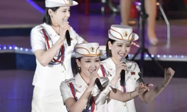 Các thành viên nữ của nhóm nhạc Moranbong. Ảnh: Koreaboo