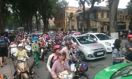 Hà Nội: Tắc đường tại Lễ hội hoa anh đào