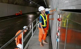 Bên trong hầm Đèo Cả trước ngày thông xe