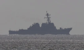 Tàu khu trục USS Donald Cook của Hải quân Mỹ trên Địa Trung Hải. Ảnh: Moscow Times