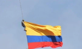 Hai quân nhân tử vong vì đứt cáp khi đang trình diễn đu dây. Ảnh: AP