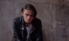 Dân mạng sôi sục vì chàng bartender giống hệt tài tử Titanic