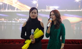 Đạo diễn Hồng Ánh và diễn viên Ngọc Thanh Tâm tại buổi giao lưu. Ảnh: Thanh Trần.