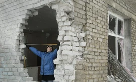 Miền đông Ukraine tê liệt vì xung đột vũ trang