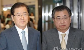 Ông Su Hoon (phải) và ông Chung Eui-yong (trái). Ảnh: Yonhap