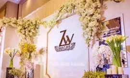 Mới đây, những hình ảnh về một đám cưới của giới siêu giàu ở Dư Diêu (Chiết Giang, Trung Quốc) đã được tung lên mạng và nhanh chóng thu hút sự quan tâm của dư luận xã hội. 