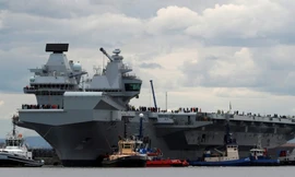 Tàu sân bay HMS Queen Elizabeth. Ảnh: Reuters