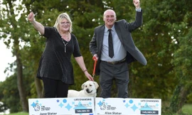 Vợ chồng già hai lần trúng số tiền tỷ trong một tuần