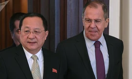 Ngoại trưởng Nga Sergey Lavrov và Ngoại trưởng Triều Tiên Ri Yong-ho. Ảnh: Sputnik