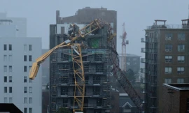 Hiện trường vụ đổ cần cẩu ở Canada. Ảnh: Twitter