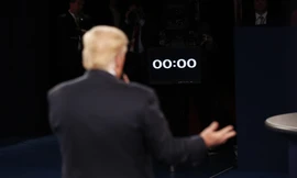 Trong suốt cuộc tranh luận, ông Donald Trump thường lên tiếng phàn nàn rằng mình được cho ít thời gian để trình bày hơn bà Hillary.