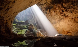 Choáng ngợp cảnh Sơn Đoòng hùng vĩ nhìn từ camera bay