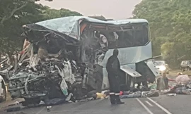 Hai xe buýt đấu đầu, 47 người mất mạng, 70 người bị thương