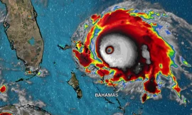 Bão Dorian vừa mạnh lên thành cấp 5. Ảnh: CNN
