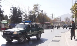 Cảnh sát có mặt tại hiện trường vụ tấn công. Ảnh: Twitter/RT