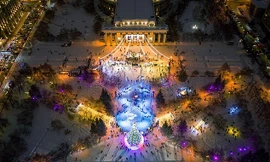 Sân trượt băng Giáng sinh gây xôn xao vì có hình 'của quý'