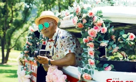 Ông lái đò 60 tuổi gây choáng với bộ ảnh thời trang