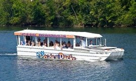 Du thuyền cùng loại với chiếc thuyền bị lật tối 19/7. Ảnh: Daily Mail