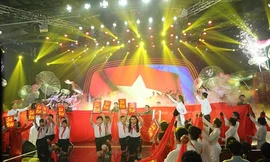 Hoài Linh 'nổi da gà' trước tiết mục 'Tự hào sử Việt'