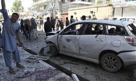 Hiện trường vụ đánh bom ngày 22/4 tại Kabul (Afghanistan). Ảnh: AP