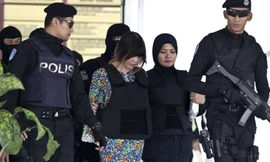 Đoàn Thị Hương xuất hiện tại tòa hôm qua, 30/11. Ảnh: AP